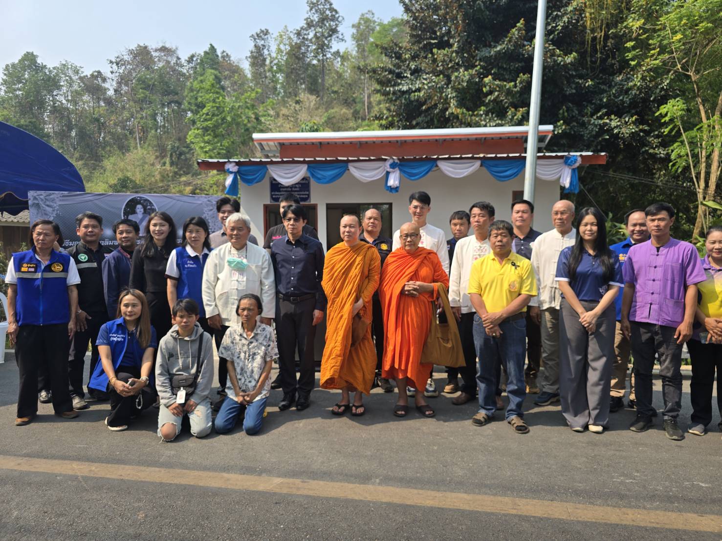 สำนักงานพัฒนาชุมชนอำเภอแม่ออน ร่วมพิธีมอบบ้านผู้ยากไร้-ผู้พิการ