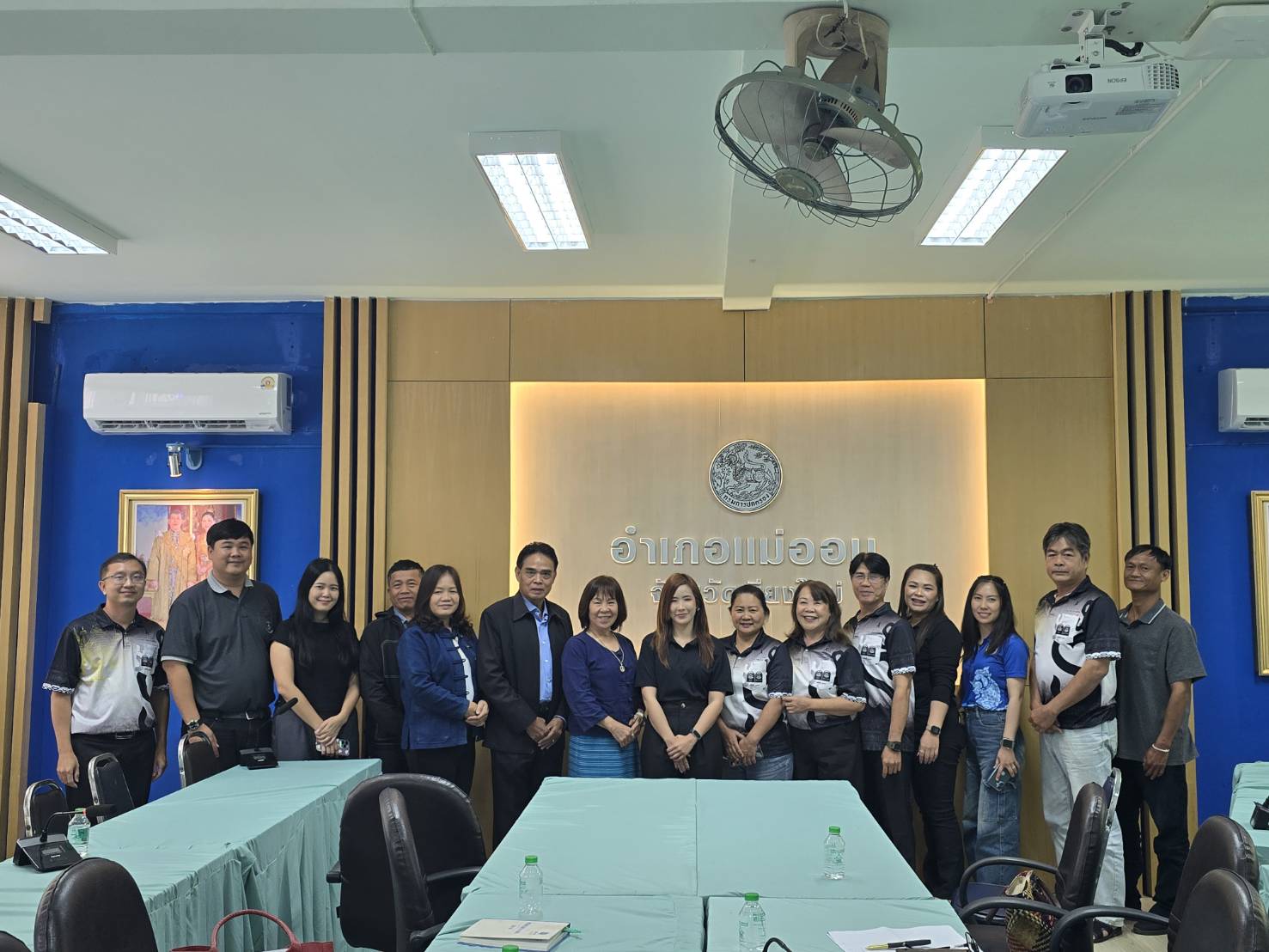 สำนักงานพัฒนาชุมชนอำเภอแม่ออน จัดประชุมคัดเลือกคณะกรรมการชมรมผู้นำอาสาพัฒนาชุมชน (ผู้นำ อช.) ระดับอำเภอ วาระปี พ.ศ. 2570–2573