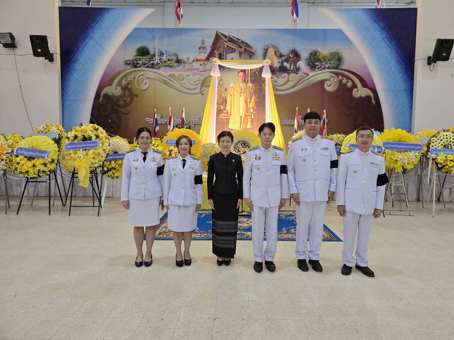  สำนักงานพัฒนาชุมชนอำเภอแม่ออน ร่วมพิธีถวายพระราชกุศลและพิธีวางพวงมาลาถวายราชสักการะ เนื่องในวันนวมินทรมหาราช 13 ตุลาคม 2569