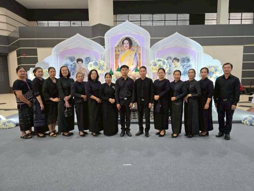 สำนักงานพัฒนาชุมชนอำเภอแม่ออน ร่วมพิธีบำเพ็ญกุศลอุทิศถวายเป็นพระราชกุศลแด่สมเด็จพระนางเจ้าสิริกิติ์ พระบรมราชินีนาถ พระบรมราชชนนีพันปีหลวง โดยเครือข่ายกองทุนแม่ของแผ่นดินจังหวัดเชียงใหม่ 